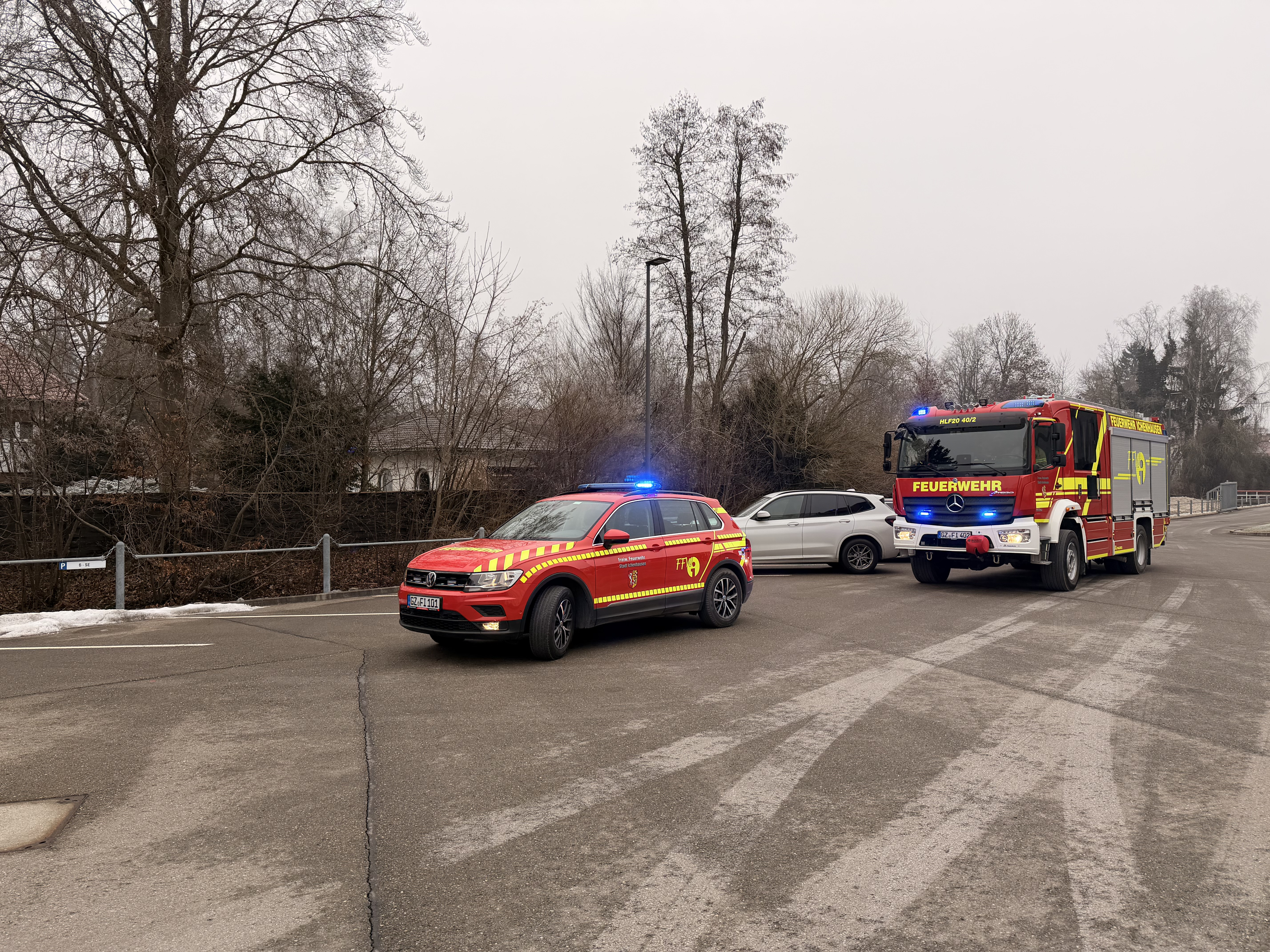 Nr. 15/26 THL3 Person eingeklemmt nicht VU